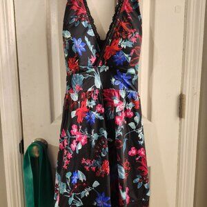 NWT Torrid Ladies Tropical Swimdress Size 3 w Lace Detail